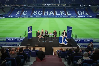 Auf Schalke eG im Dialog mit Mitgliedern.